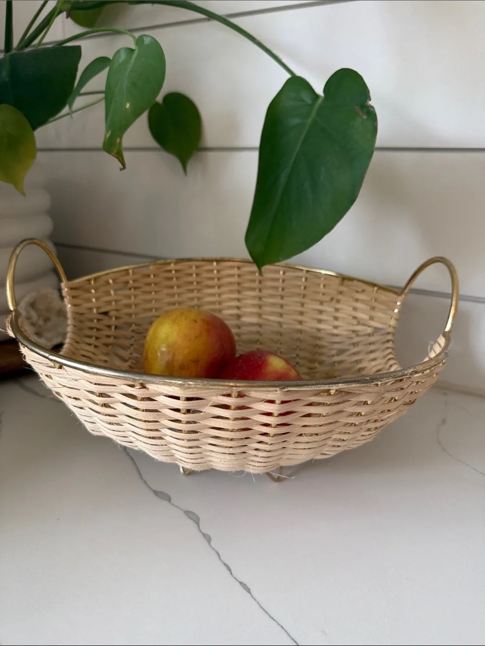 Wicker Grass Woven Basket Fruits Home Decor with Legs